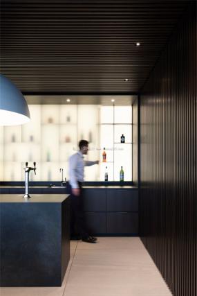 经典员工办公室吊顶装饰装修效果图