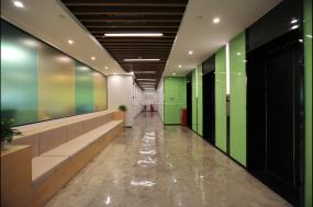 国外办公室吊顶设计装修效果图片