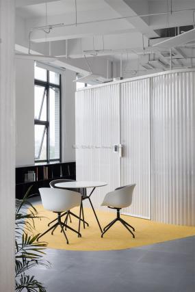 个性办公室吊顶设计效果图