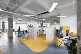 个性办公室吊顶装修效果图