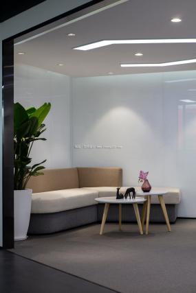 简单办公室吊顶设计装修效果图图片