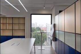 60平现代时尚办公室吊灯装修图片