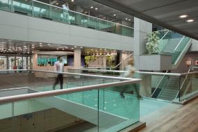 简约小型时尚办公室设计装修图片