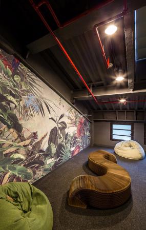 时尚现代风格办公室顶面效果图