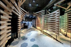 现代公司楼梯间地砖设计效果图片