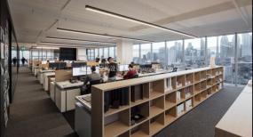 最新办公室简单室内装修设计效果图图片