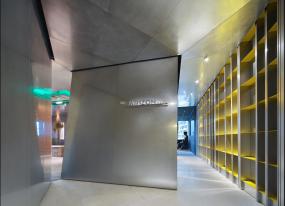 最新办公室布局图效果图