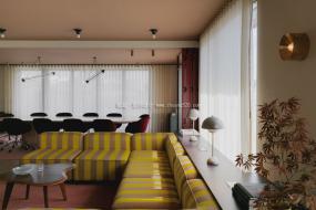 100平小型办公室平面布置图