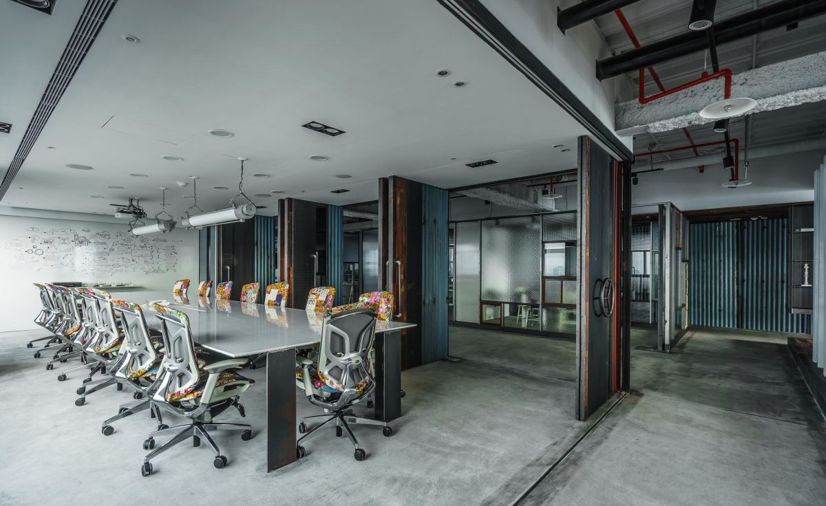 小型办公室工业风布局设计