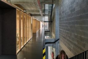 现代工业风办公室装修设计