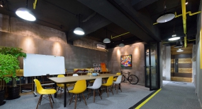 厂房办公室设计工业风