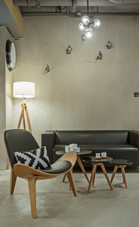 公司办公室工业风吊顶装修效果图