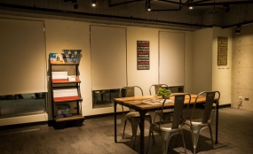 服装公司办公室装修工业风纯白色案例