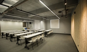 工业风格装修公司办公室