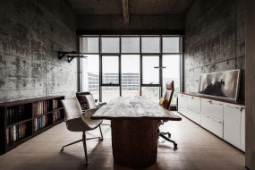 工业风办公室走廊装修效果图