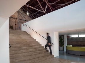 科技智能无前台办公楼设计图