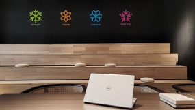 广告公司办公室照片图