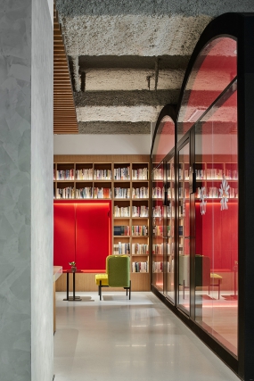 高级广告公司办公室装修图片