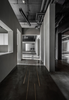 1000平米科技感办公装修设计