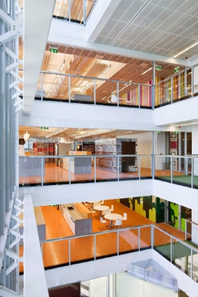 呼叫中心办公室创意装修图