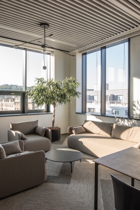 办公室现代简约风装修图