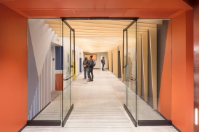 白色时尚的办公室装修图片效果