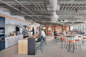 时尚黑白灰开放式设计办公空间图片