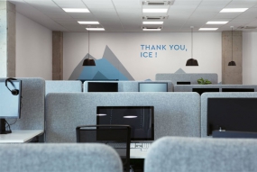 现代简约风办公室设计图片