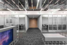 国外工业风格办公室设计案例图