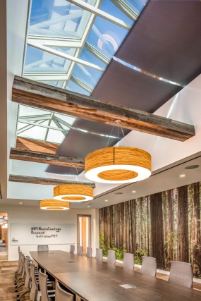 轻工业风办公室设计案例图