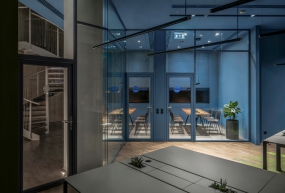 工业风办公室装修布局图片