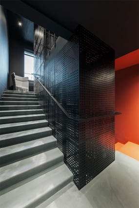 办公空间工业风格设计案例图