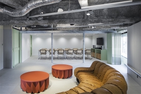 工业风loft办公室装修图片