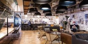 300平小型办公室工业风设计图片