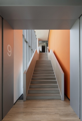 办公室工业风格玻离装修效果图片