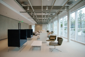 现代办公室空间设计效果图