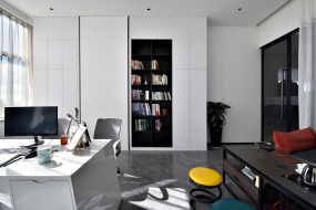 白色极简风格办公室装修图