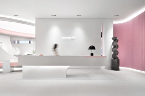 无吊顶办公室装修图片