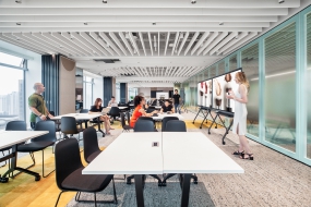 高端总经理办公室装修实景图