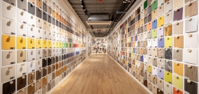 灰白办公装修效果图