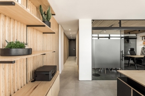 2000平米loft风办公室装修图