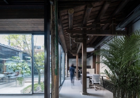 带夹层办公室装修图