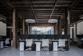 最简洁的办公室装修图