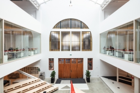 互联网公司老板办公室装修图