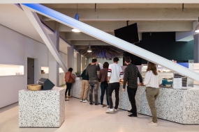 办公室装修黑白风格图