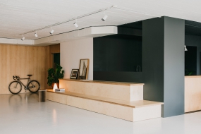 女性办公室彩色装修效果图