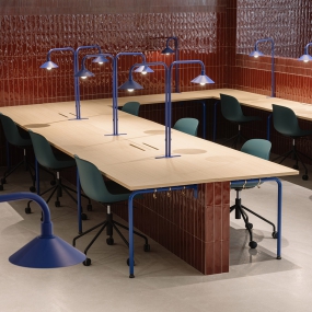 办公室装修简洁大方稳重有内涵图