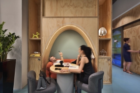 玻璃简单办公室装修方案图