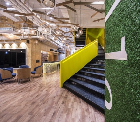 高级办公装修效果图