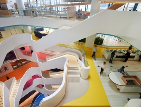 大型办公区装修效果图